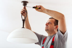 elektriker-lampen-montieren-kosten