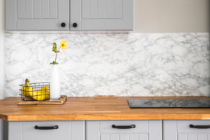 Küchen-Rückwand Zarte Magnolienblüte Panorama Spritzschutz Klebe-Folie geklebt 