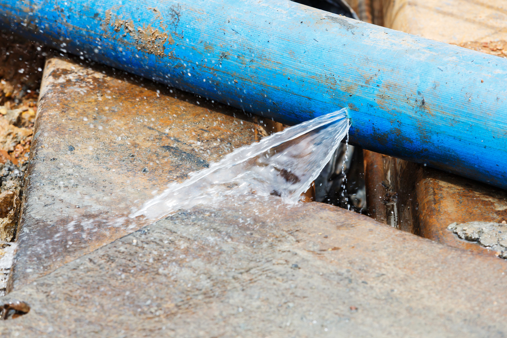 Kunststoff-Wasserleitung reparieren » So dichten Sie Lecks ab