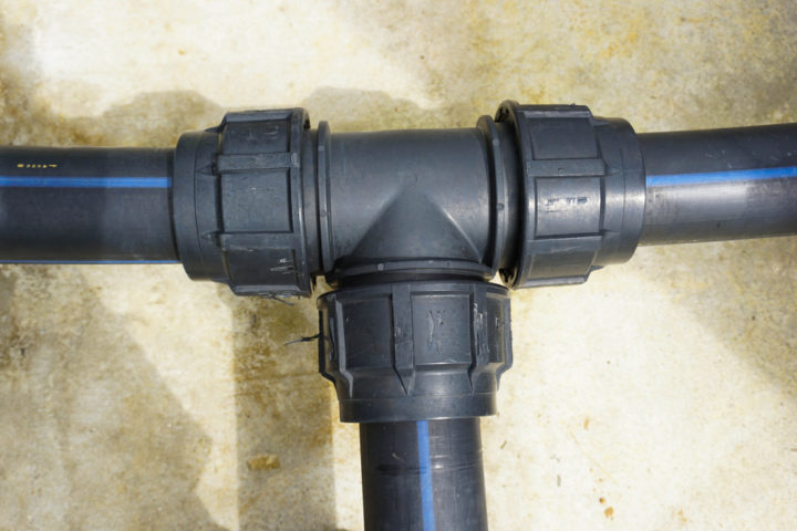 Sydien PVC-Wasserrohrschellen U-förmig 20 Mm (20 Stück) Inkl. Schrauben & Dübel Für Rohre & Schläuche