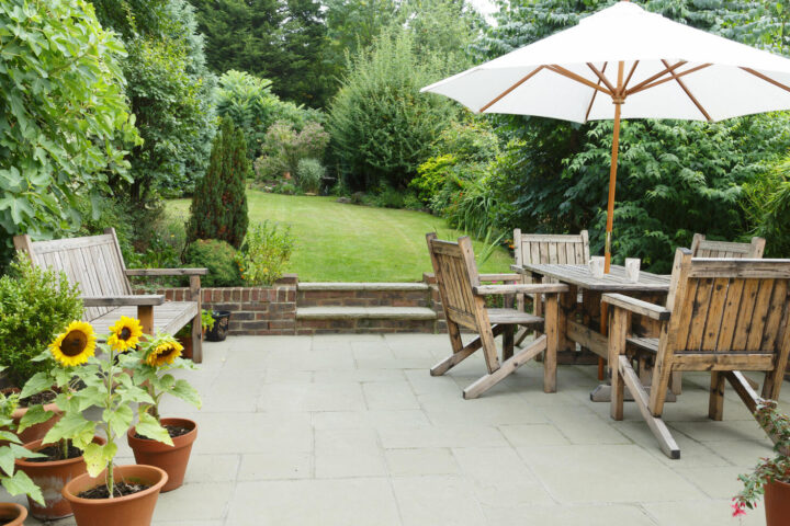 Eignen Robuste Gartenmöbel – welche Materialien eignen sich?