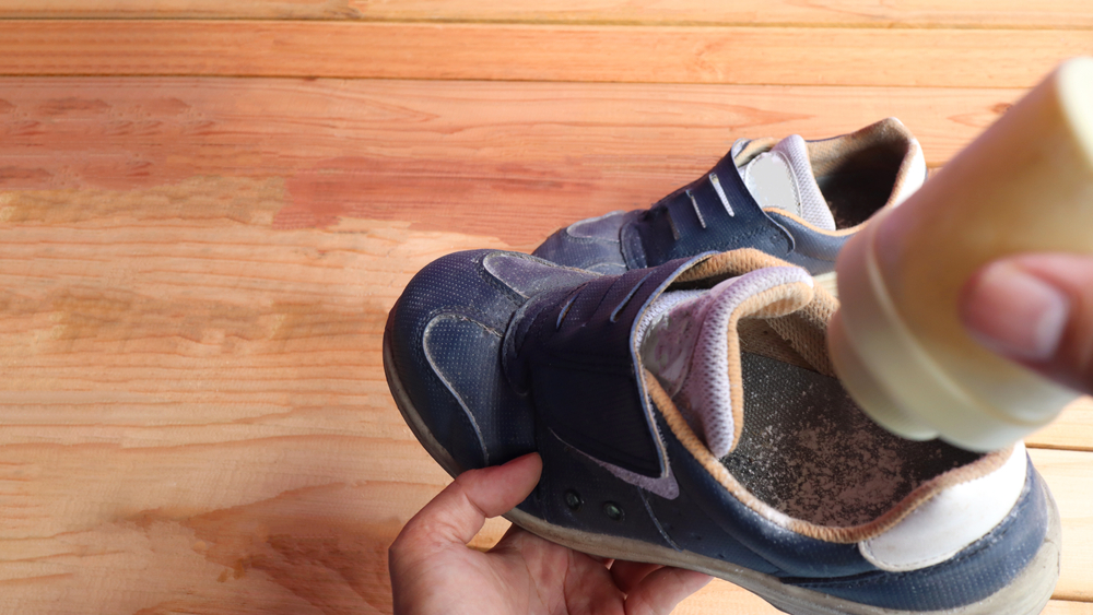 Как удалить запах в обуви в домашних